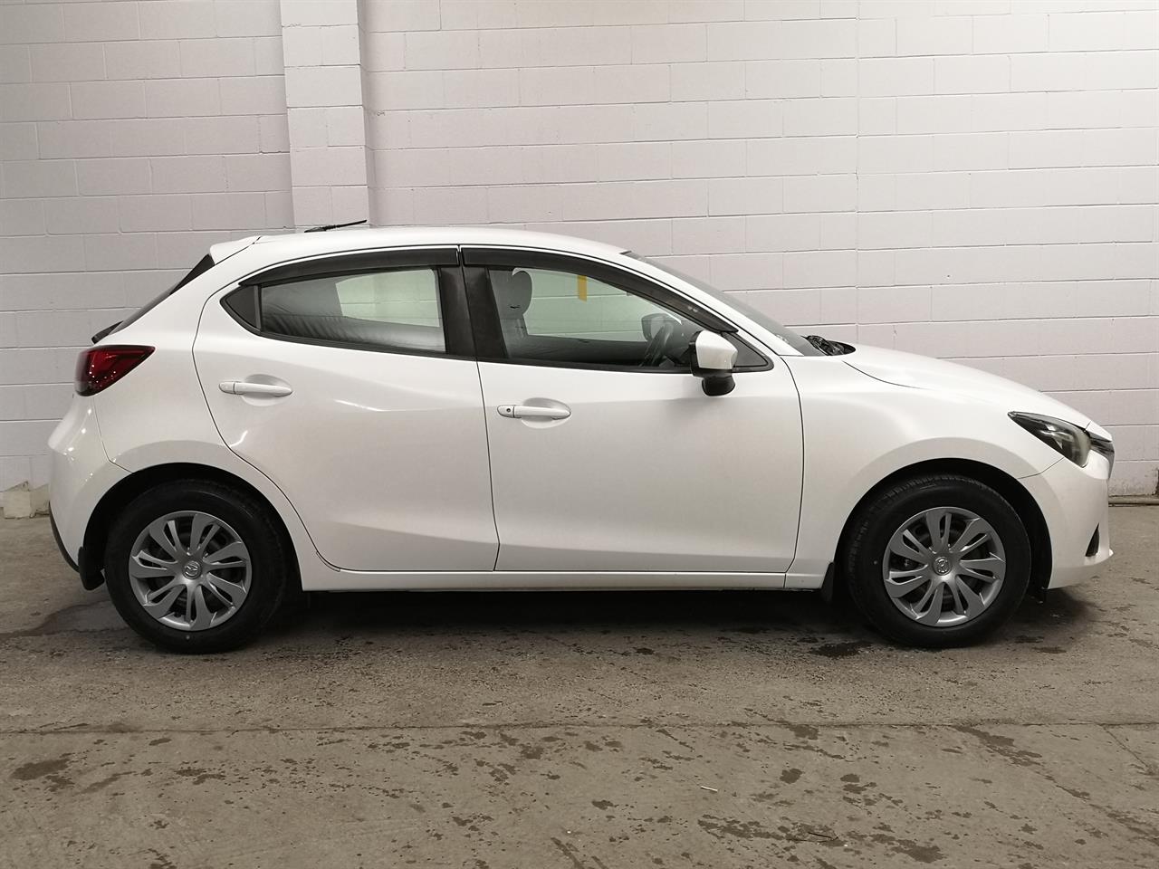 2016 Mazda Demio