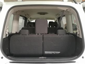 2018 Nissan Serena - Thumbnail