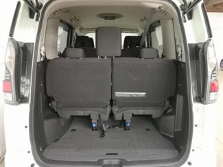 2018 Nissan Serena - Thumbnail