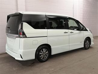 2018 Nissan Serena - Thumbnail