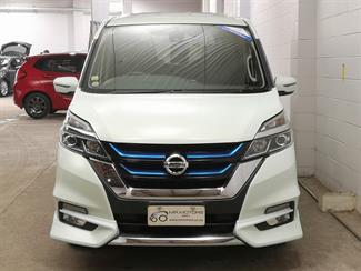 2018 Nissan Serena - Thumbnail