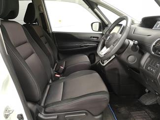 2018 Nissan Serena - Thumbnail