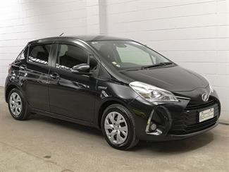 2017 Toyota Vitz - Thumbnail