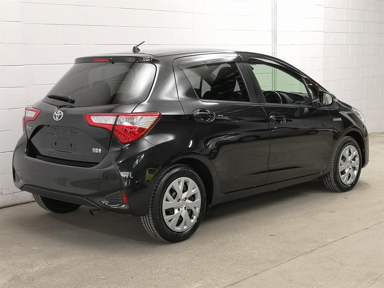 2017 Toyota Vitz