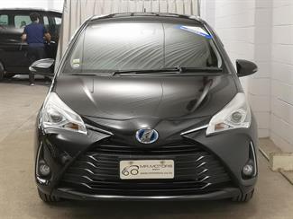 2017 Toyota Vitz - Thumbnail