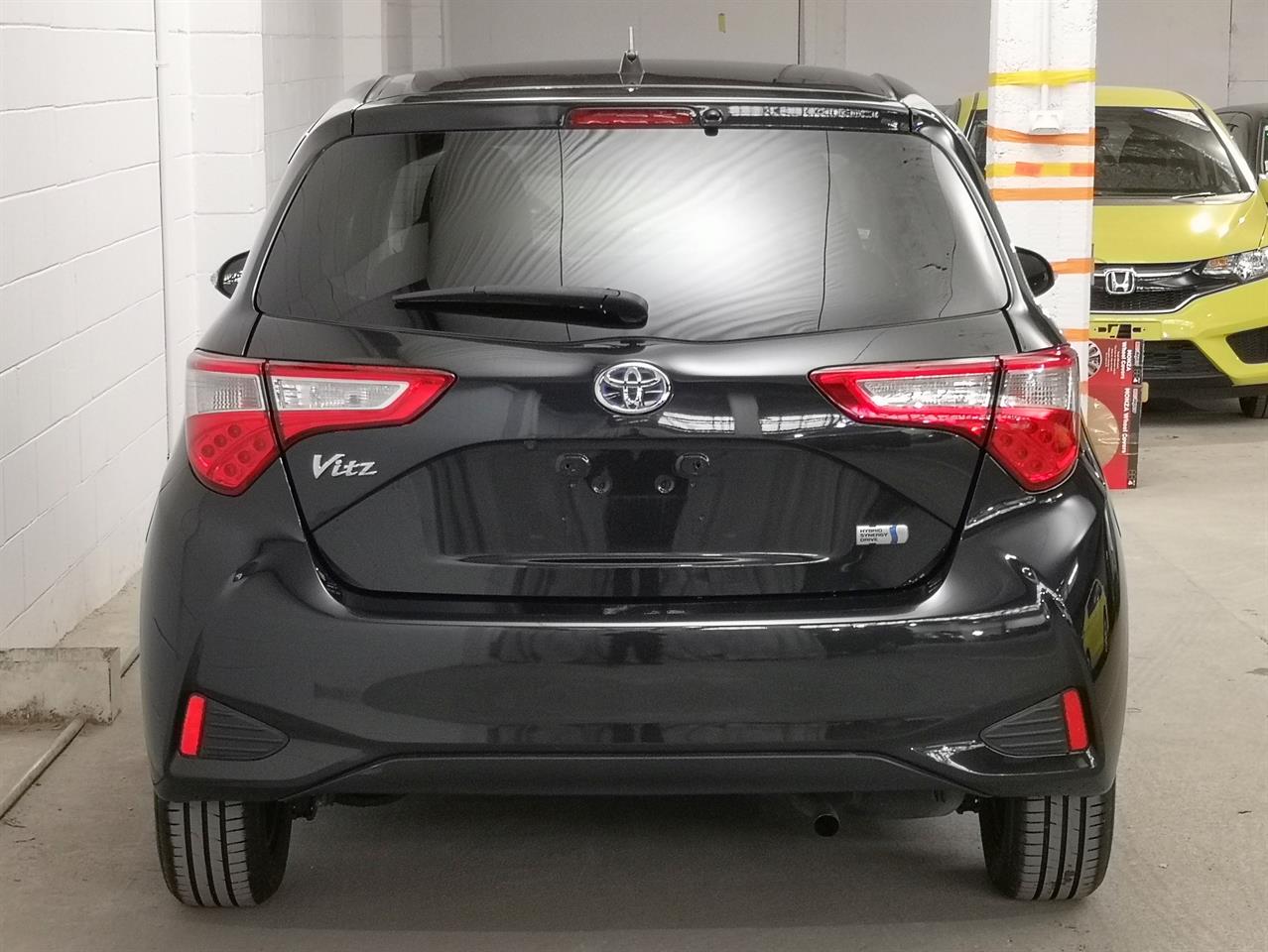 2017 Toyota Vitz