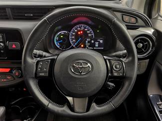 2017 Toyota Vitz - Thumbnail