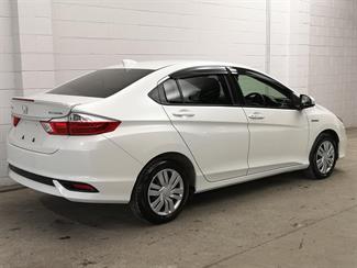 2019 Honda Grace - Thumbnail