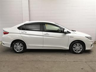 2019 Honda Grace - Thumbnail