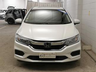 2019 Honda Grace - Thumbnail
