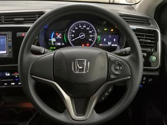 2019 Honda Grace - Thumbnail