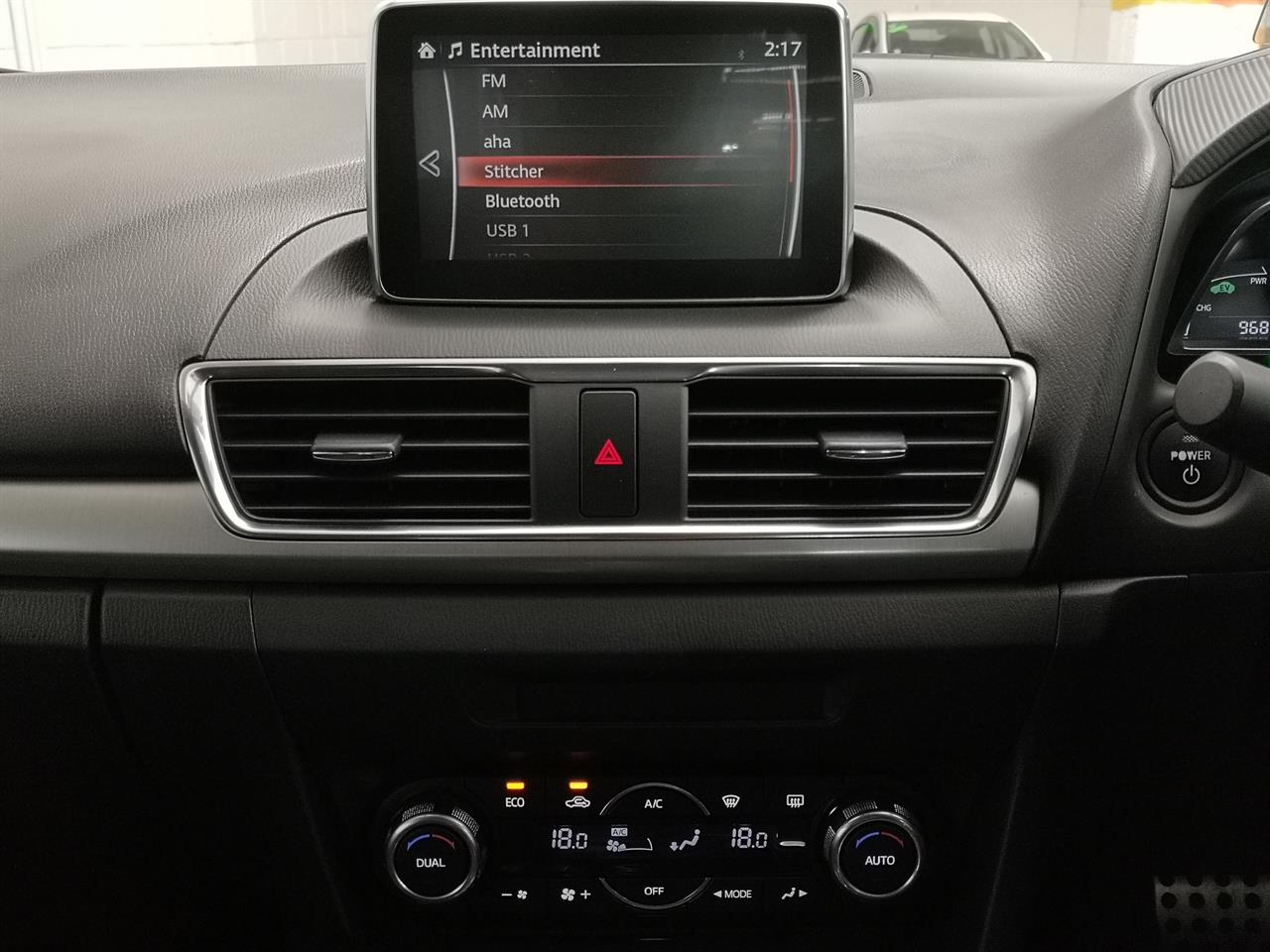 2013 Mazda Axela