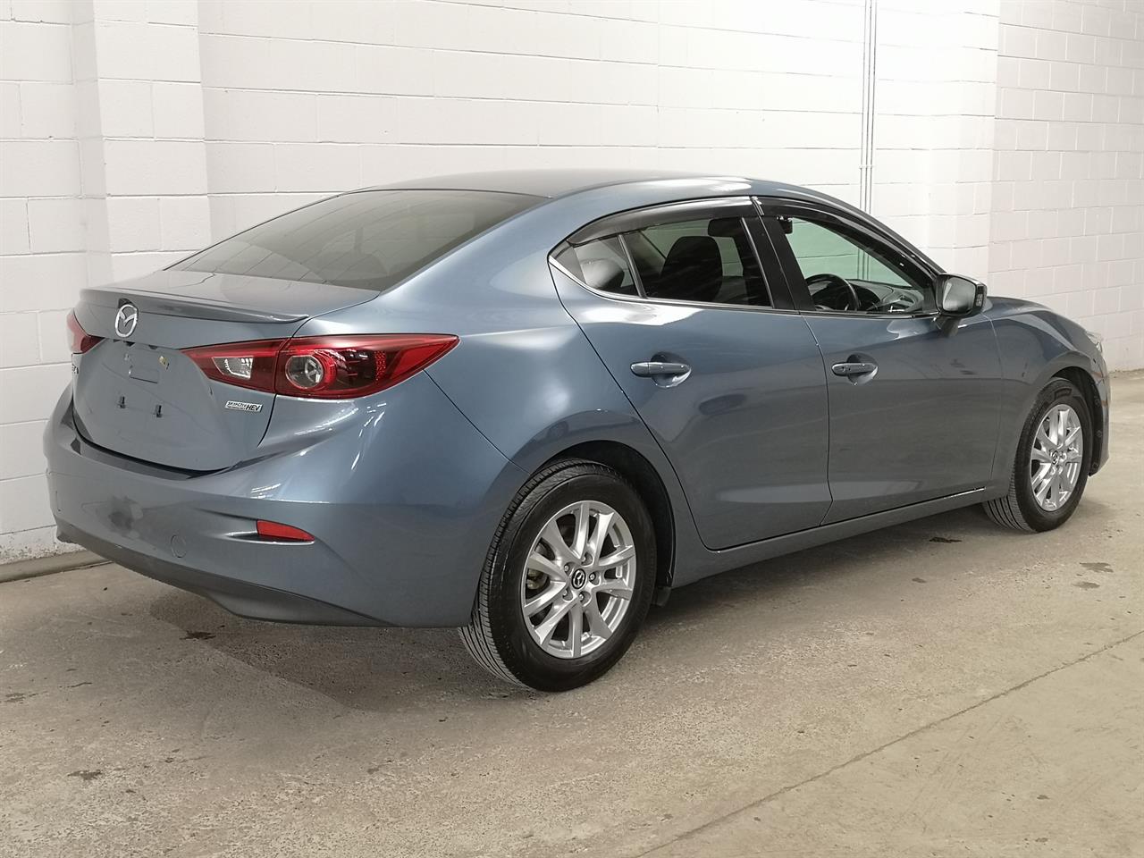 2013 Mazda Axela