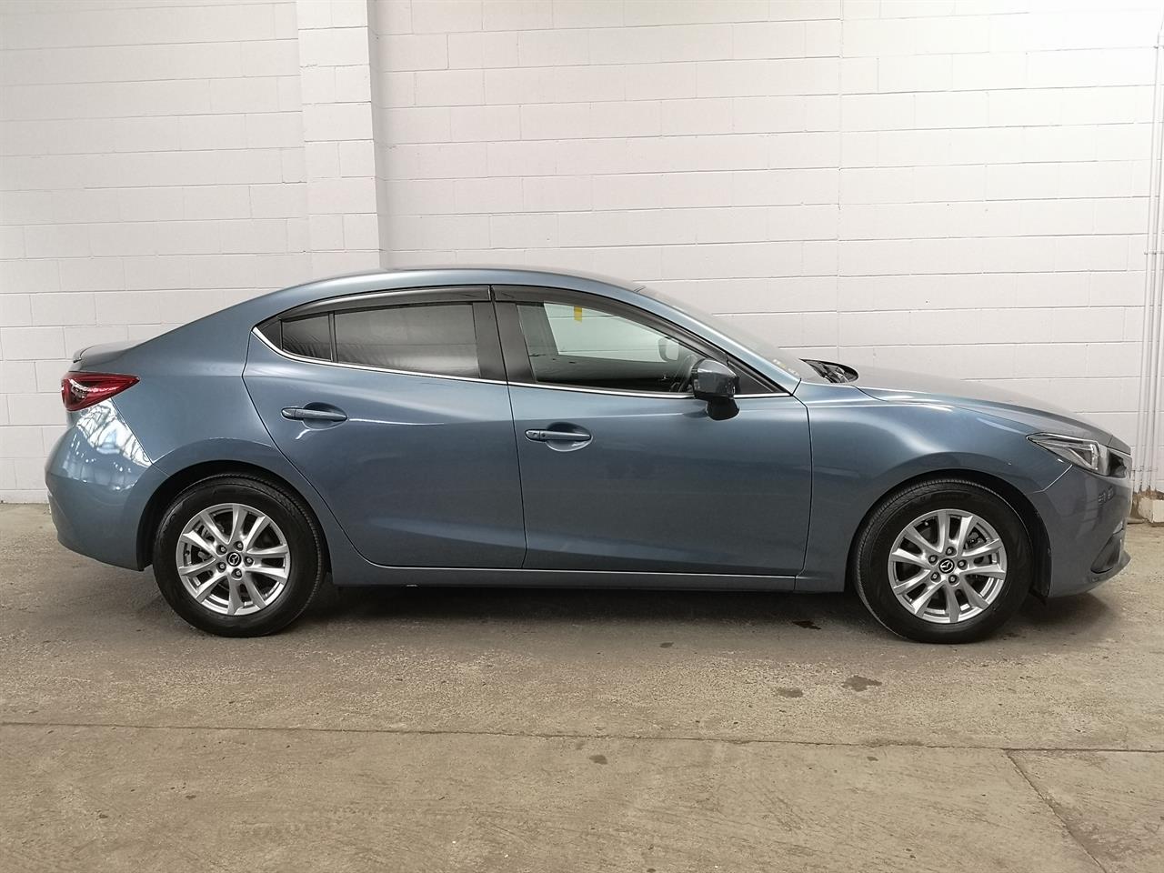 2013 Mazda Axela