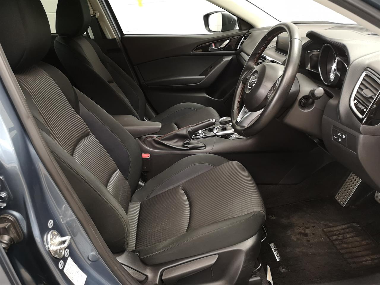 2013 Mazda Axela