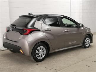 2021 Toyota Yaris - Thumbnail