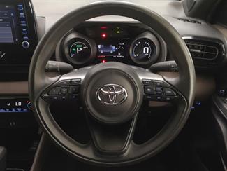 2021 Toyota Yaris - Thumbnail