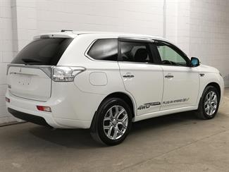 2013 Mitsubishi Outlander - Thumbnail