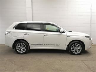 2013 Mitsubishi Outlander - Thumbnail