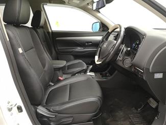 2013 Mitsubishi Outlander - Thumbnail