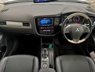 2013 Mitsubishi Outlander - Thumbnail