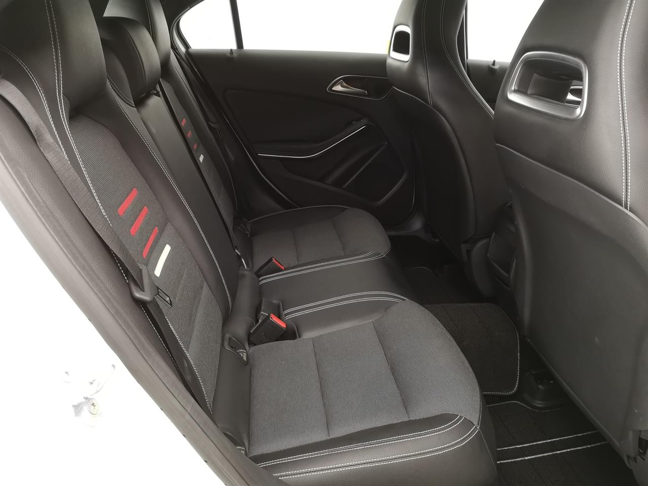 2016 Mercedes-Benz A 180