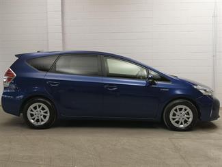 2019 Toyota Prius - Thumbnail