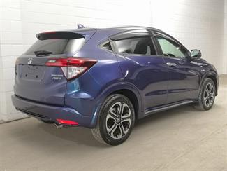 2017 Honda Vezel - Thumbnail