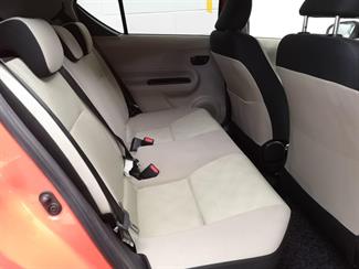 2013 Toyota Aqua - Thumbnail