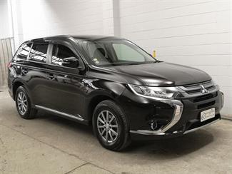 2015 Mitsubishi Outlander - Thumbnail