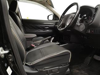 2015 Mitsubishi Outlander - Thumbnail