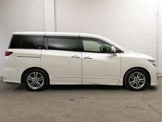 2013 Nissan Elgrand - Thumbnail