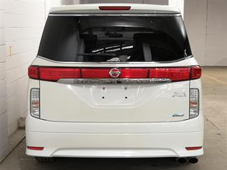 2013 Nissan Elgrand - Thumbnail