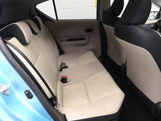 2012 Toyota Aqua - Thumbnail