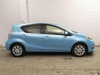 2012 Toyota Aqua - Thumbnail