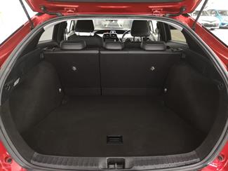 2016 Toyota Prius - Thumbnail