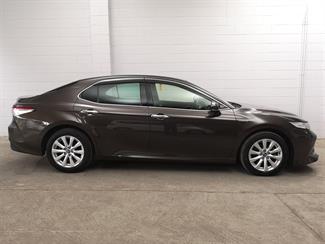 2019 Toyota Camry - Thumbnail