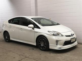 2014 Toyota Prius - Thumbnail