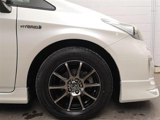 2014 Toyota Prius - Thumbnail