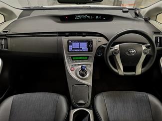 2014 Toyota Prius - Thumbnail