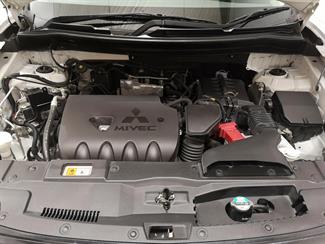 2012 Mitsubishi Outlander - Thumbnail