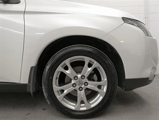 2012 Mitsubishi Outlander - Thumbnail