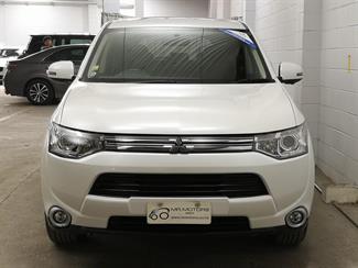 2012 Mitsubishi Outlander - Thumbnail
