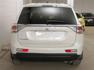 2012 Mitsubishi Outlander - Thumbnail