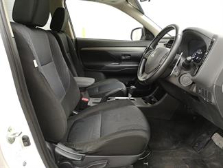 2012 Mitsubishi Outlander - Thumbnail