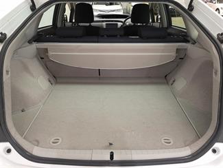 2015 Toyota Prius - Thumbnail