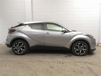 2017 Toyota C-HR - Thumbnail