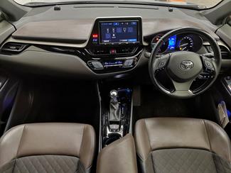 2017 Toyota C-HR - Thumbnail