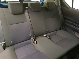 2015 Toyota Aqua - Thumbnail