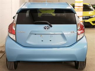 2015 Toyota Aqua - Thumbnail